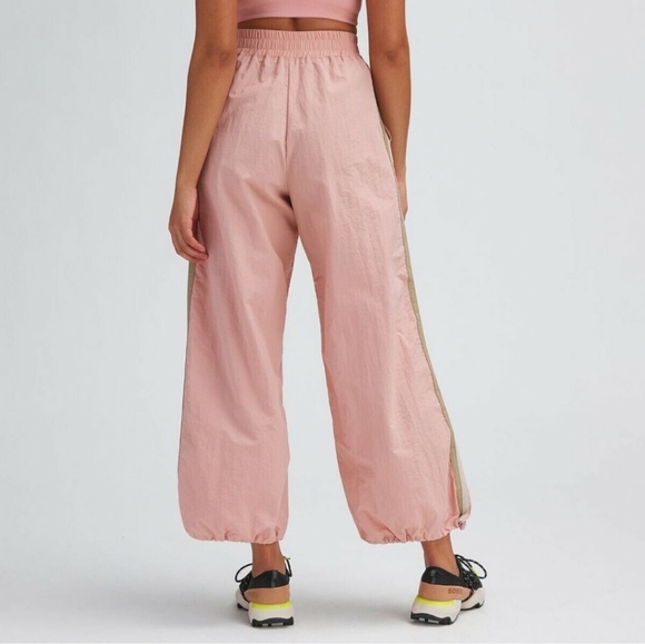 Basin and Range| Wide Leg Pants - Picture 4 of 10